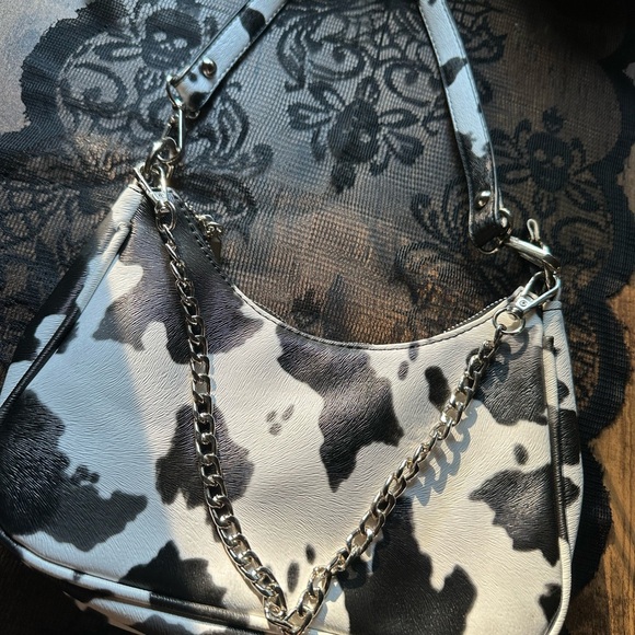 Cow print purse with chain - Picture 2 of 4